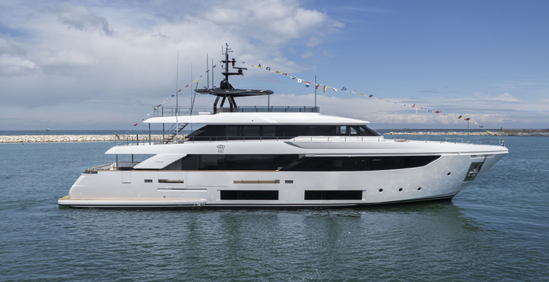 the Custom Line yacht Queen J III, Navetta 33 hull 31