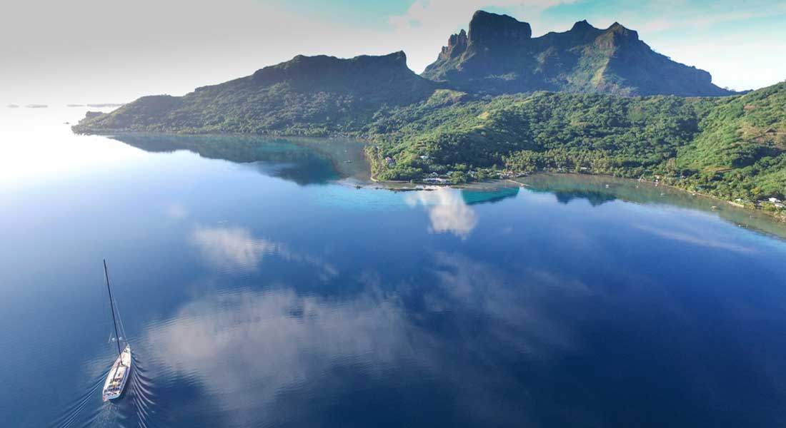 Tahiti Private Expeditions Superyacht Storytellers